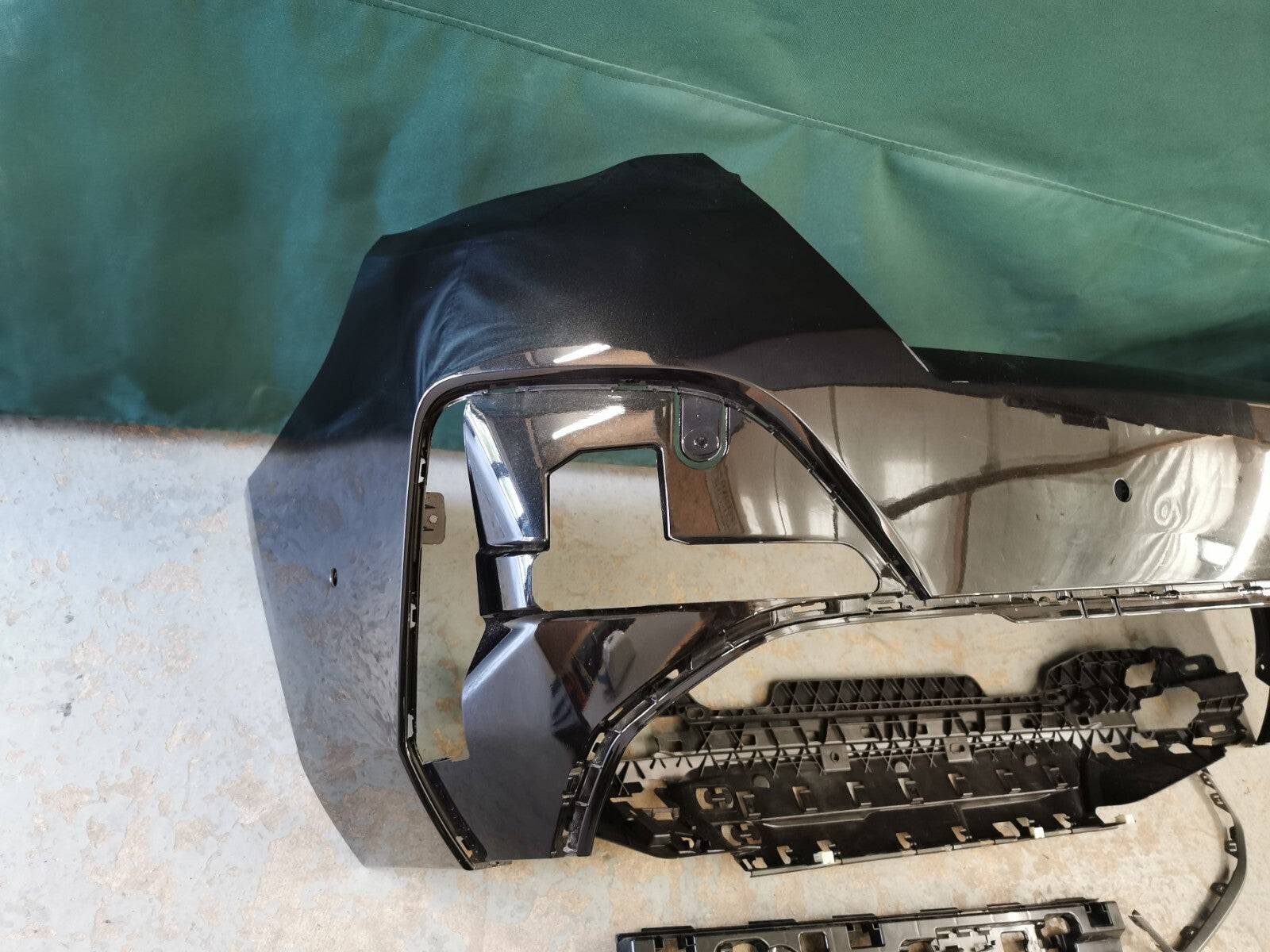 BMW I4 Edrive40 M SPORT REAR BUMPER  in Black 2025 	Hatchback GENUINE