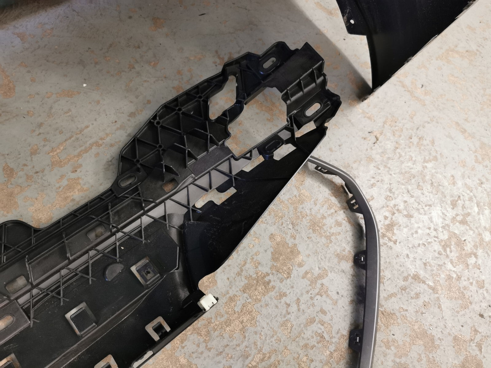 BMW I4 Edrive40 M SPORT REAR BUMPER  in Black 2025 	Hatchback GENUINE