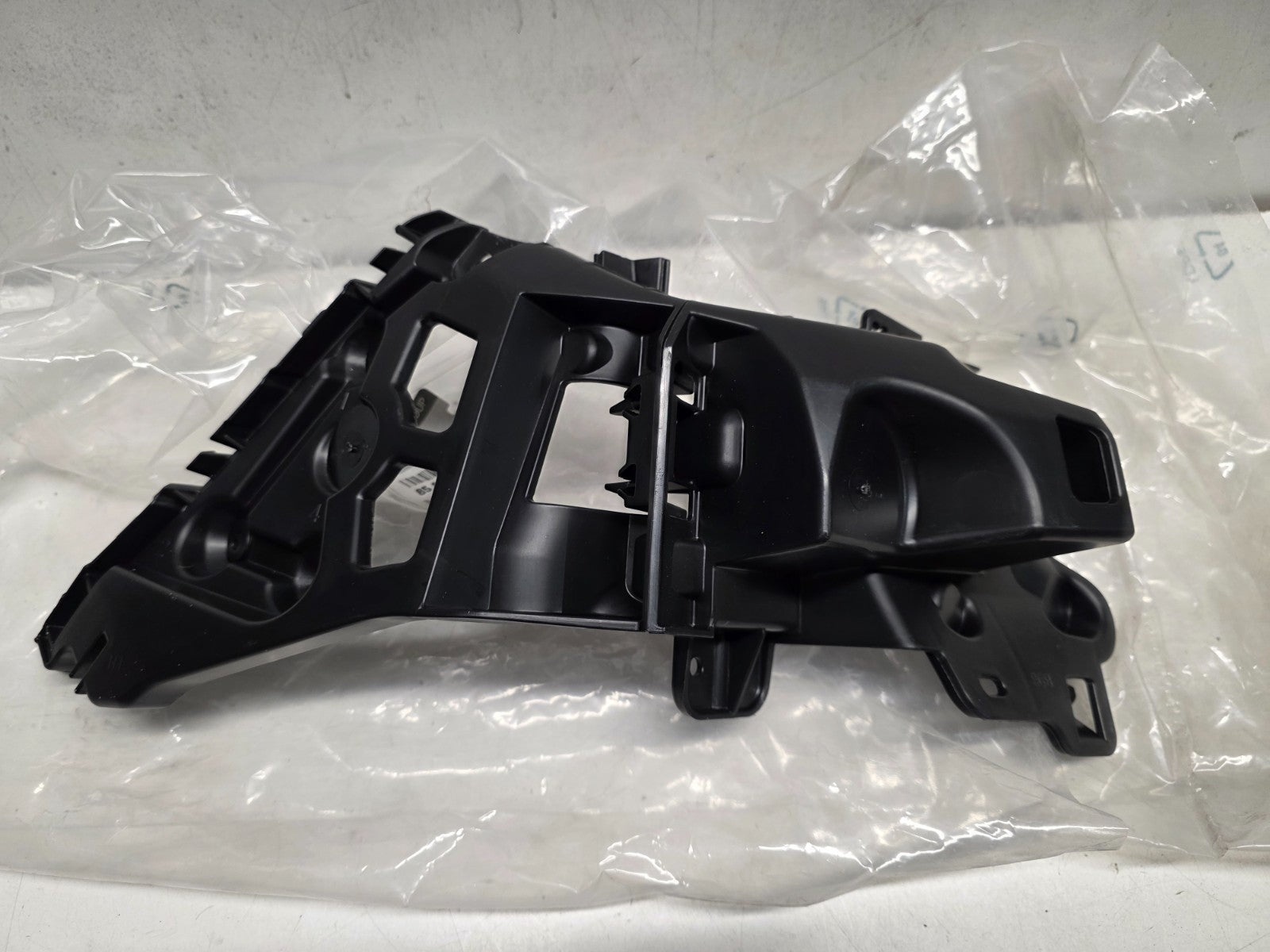 OEM RENAULT Clio MK4 2012-2016 Rear Bumper Bracket Left 850456409R