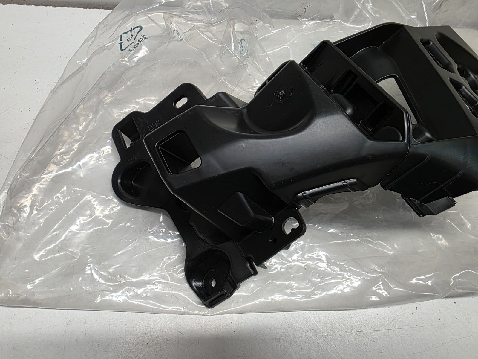 OEM RENAULT Clio MK4 2012-2016 Rear Bumper Bracket Left 850456409R