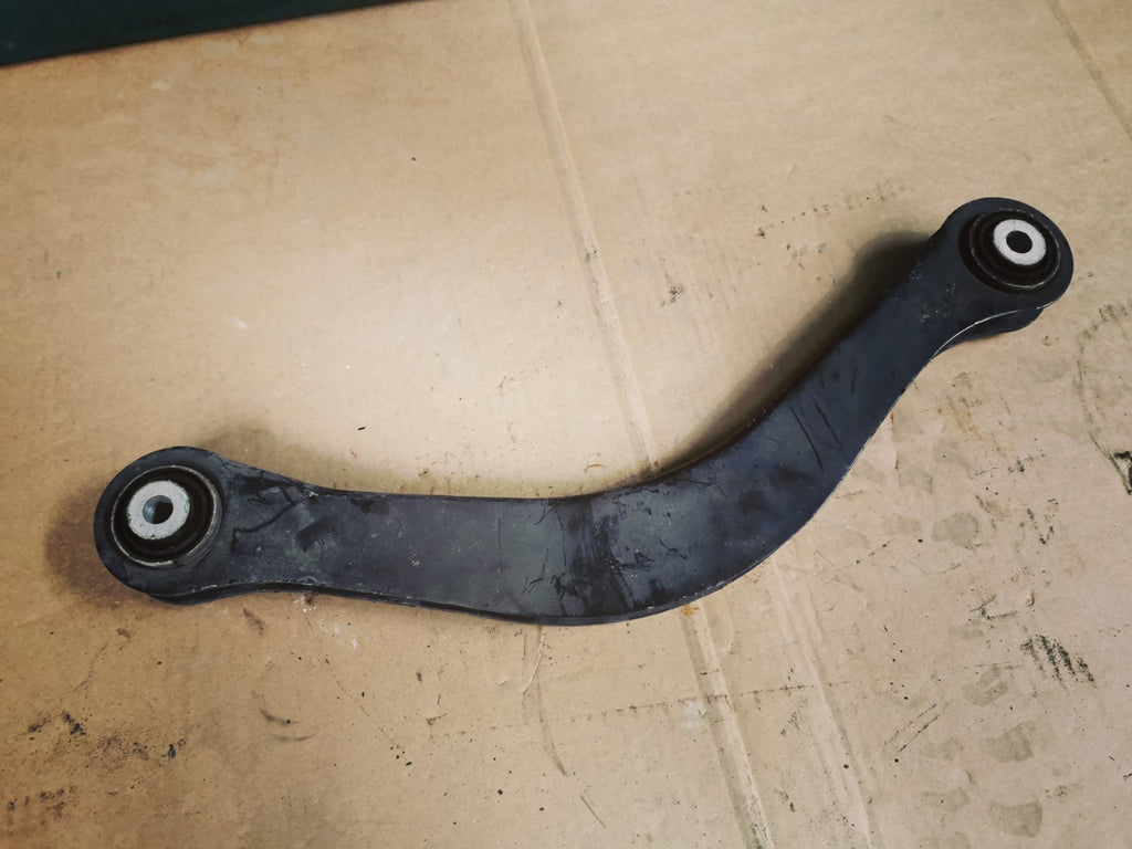 16-19 AUDI A4 B9 OEM REAR CONTROL ARM LEFT & RIGHT SIDE 8W0505371F