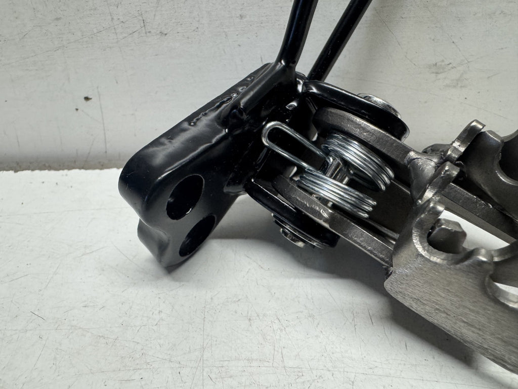 Front Right Foot Peg Assembly Sinnis Apache SM 125