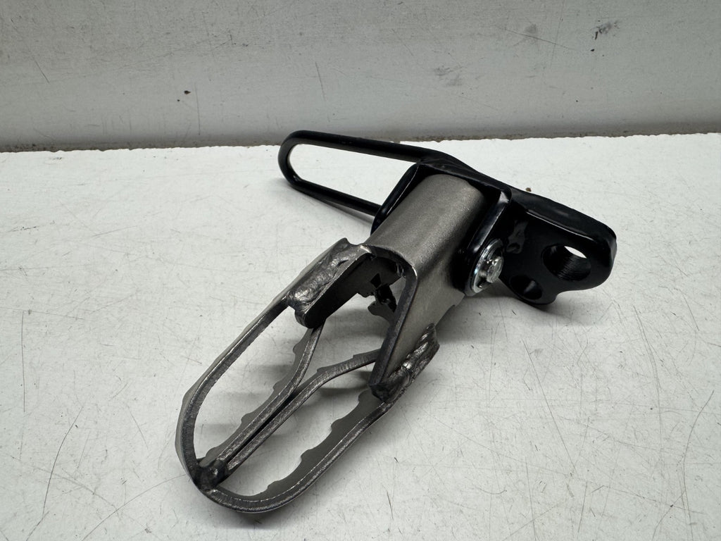 Front Right Foot Peg Assembly Sinnis Apache SM 125