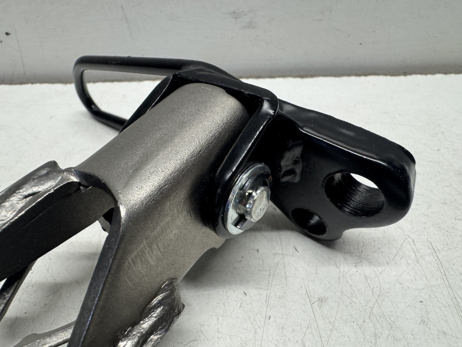 Front Right Foot Peg Assembly Sinnis Apache SM 125