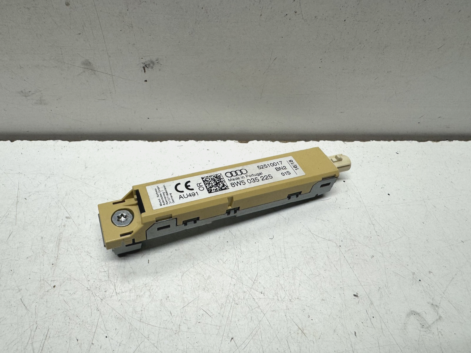 GENUINE AUDI A4 B9 AERIAL ANTENNA AMPLIFIER BOOSTER 8W5035225D