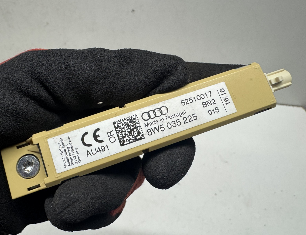 GENUINE AUDI A4 B9 AERIAL ANTENNA AMPLIFIER BOOSTER 8W5035225D