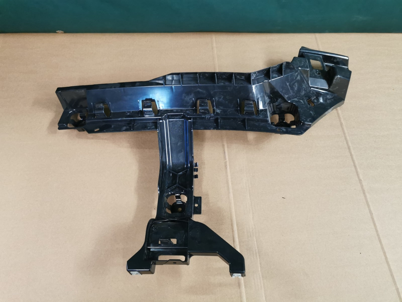 BMW X2 F39 MSPORT 2.0i 2018-2023 / REAR RIGHT BUMPER BRACKET - 7426440