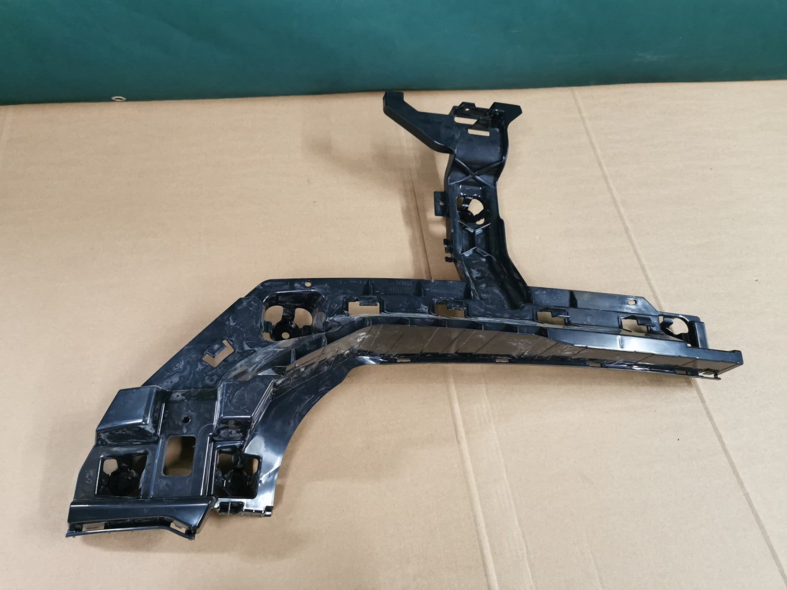 BMW X2 F39 MSPORT 2.0i 2018-2023 / REAR RIGHT BUMPER BRACKET - 7426440