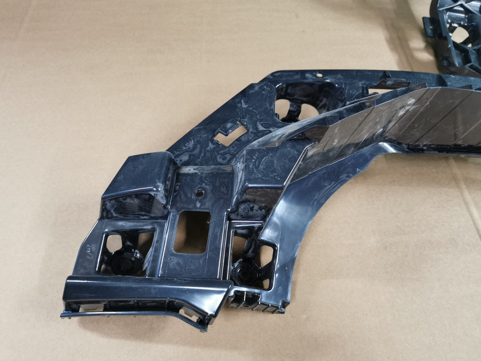 BMW X2 F39 MSPORT 2.0i 2018-2023 / REAR RIGHT BUMPER BRACKET - 7426440