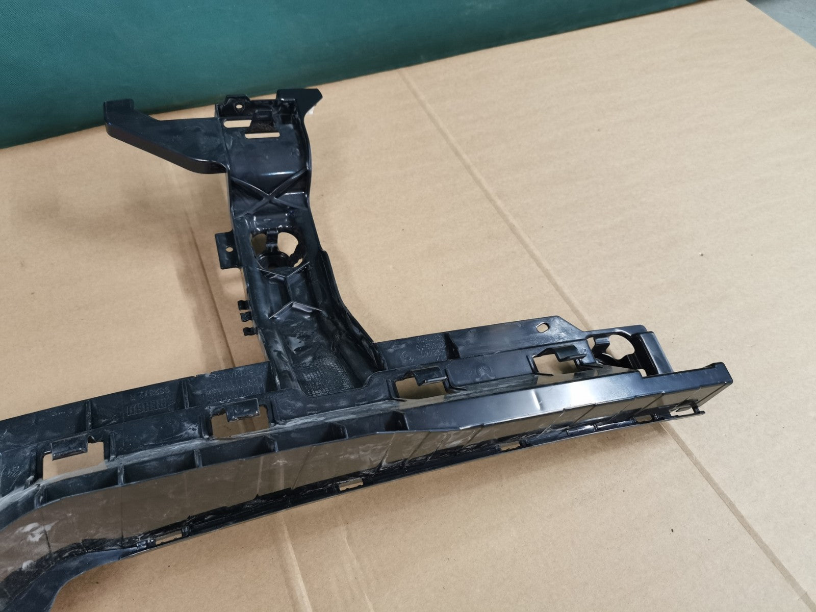 BMW X2 F39 MSPORT 2.0i 2018-2023 / REAR RIGHT BUMPER BRACKET - 7426440