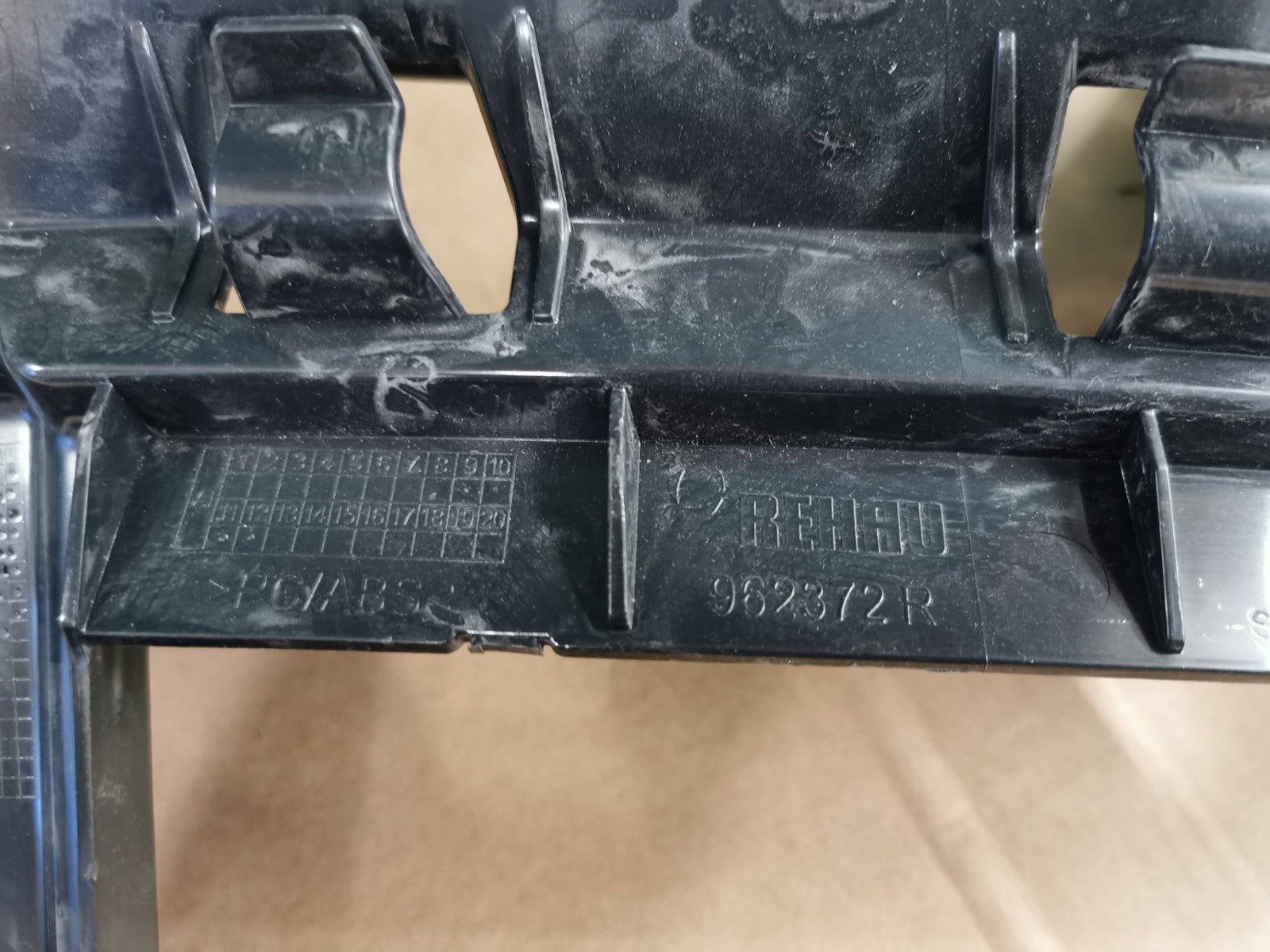 BMW X2 F39 MSPORT 2.0i 2018-2023 / REAR RIGHT BUMPER BRACKET - 7426440
