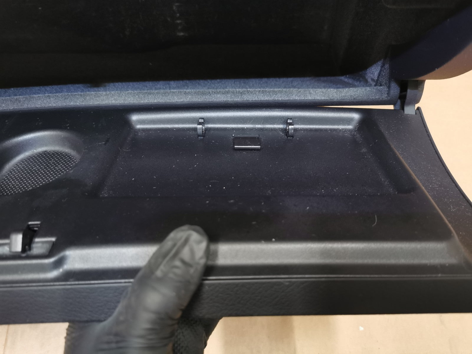 Audi A6 C5 Complete Glove Box Compartment Black 4B2857035