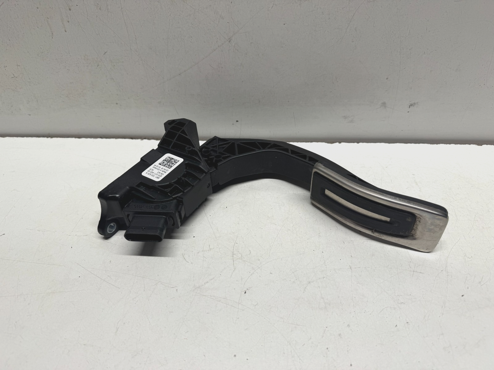 AUDI A4 S4 B9 ACCELERATOR THROTTLE PEDAL 8W1723523A