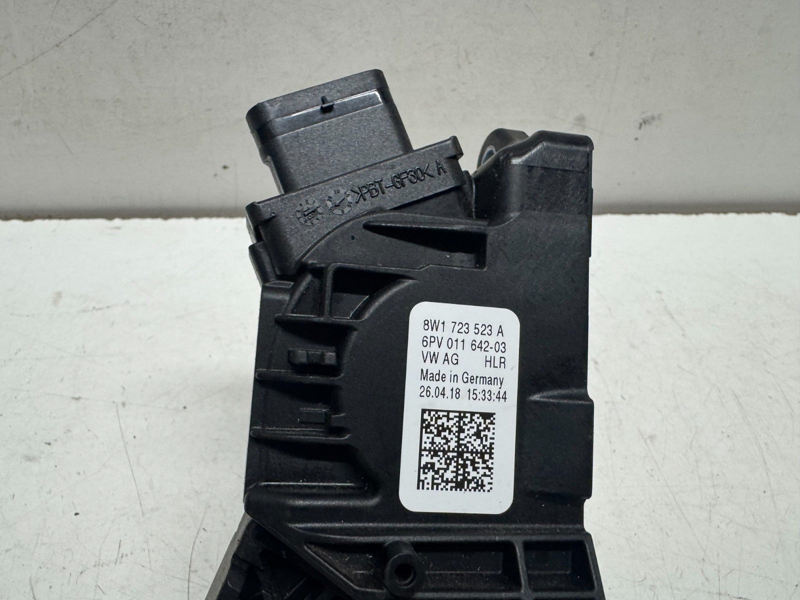 AUDI A4 S4 B9 ACCELERATOR THROTTLE PEDAL 8W1723523A