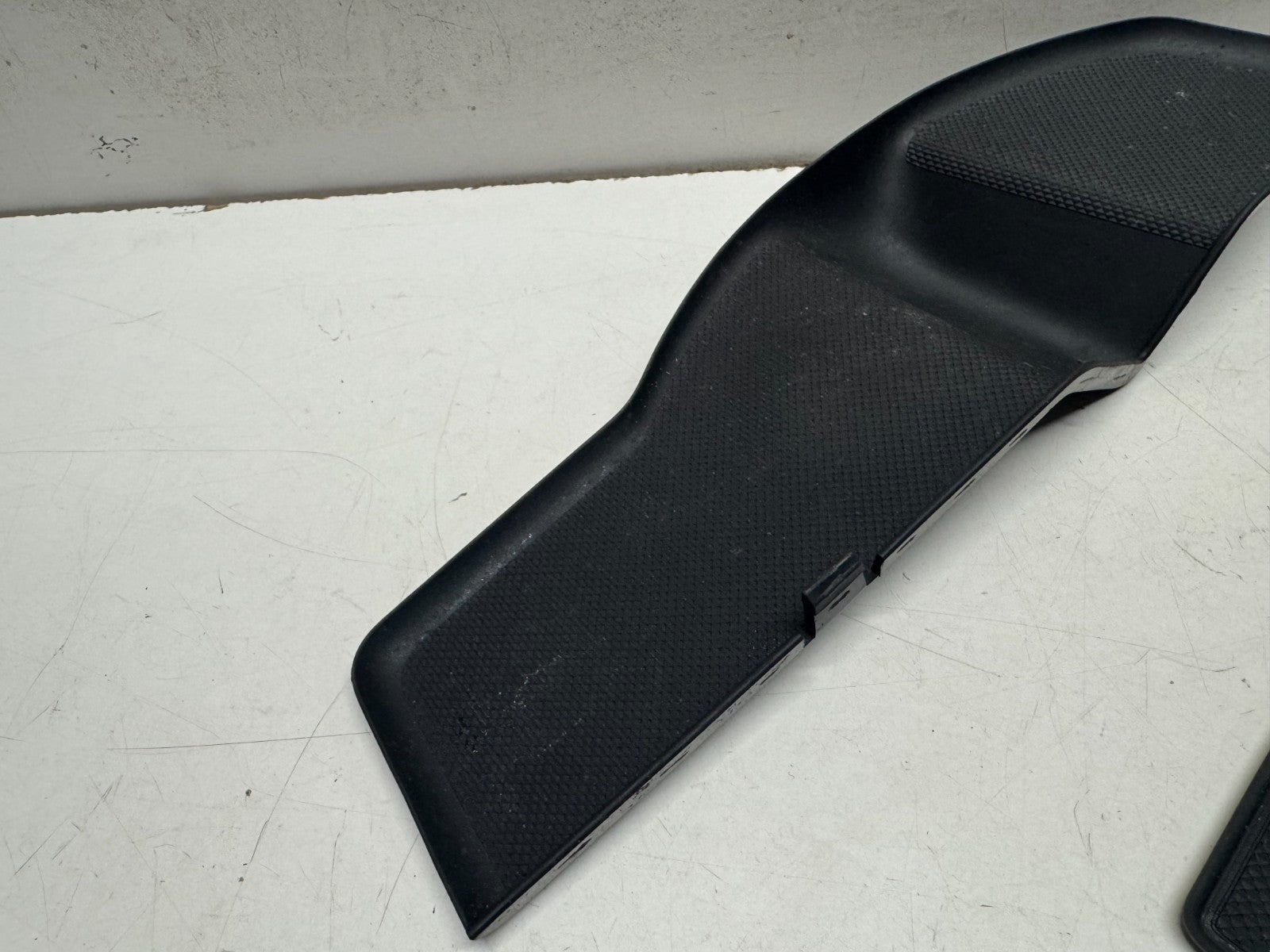 AUDI A4 S4 B9 FRONT CENTER CONSOLE INSERT RUBBER 8W0863301