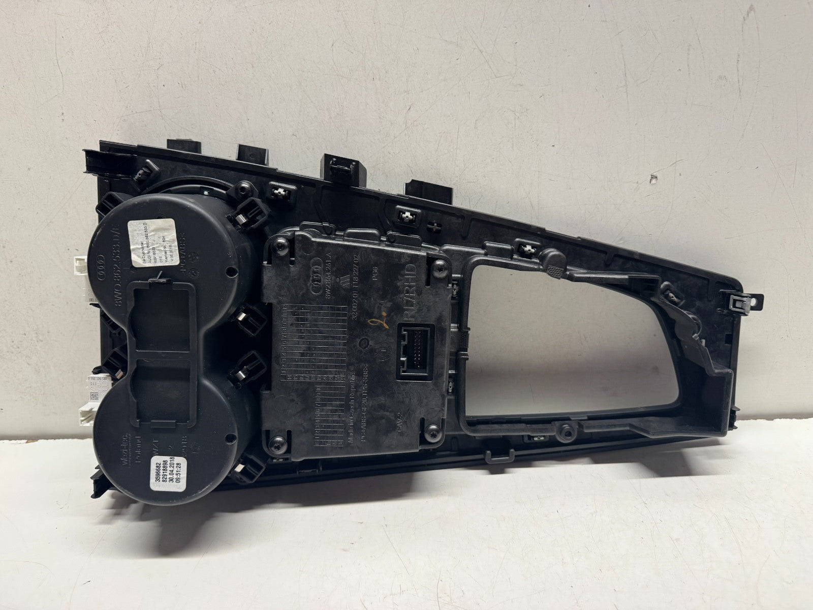 Audi A4 S4 B9 CENTRE CONSOLE TRIM CUP HOLDER 8W2864261A