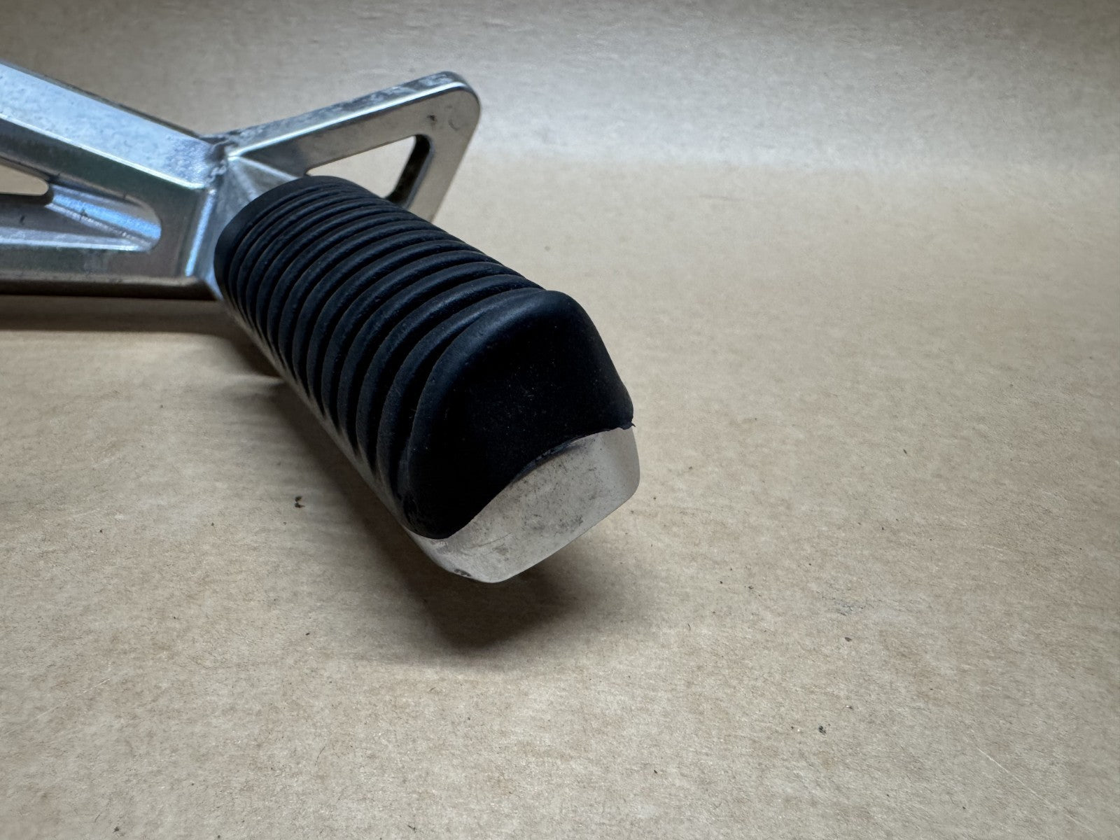 Yamaha XJR 1300 2005 (2000 - 2006) Aftermarket Left Side Pillion Foot Peg
