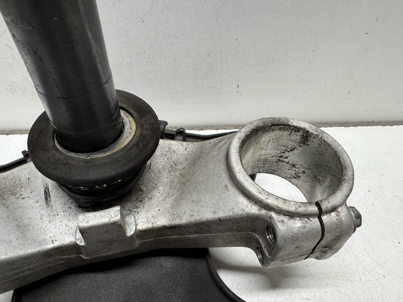 2001 - 2007 Aprilia Caponord ETV 1000 Bottom Yoke