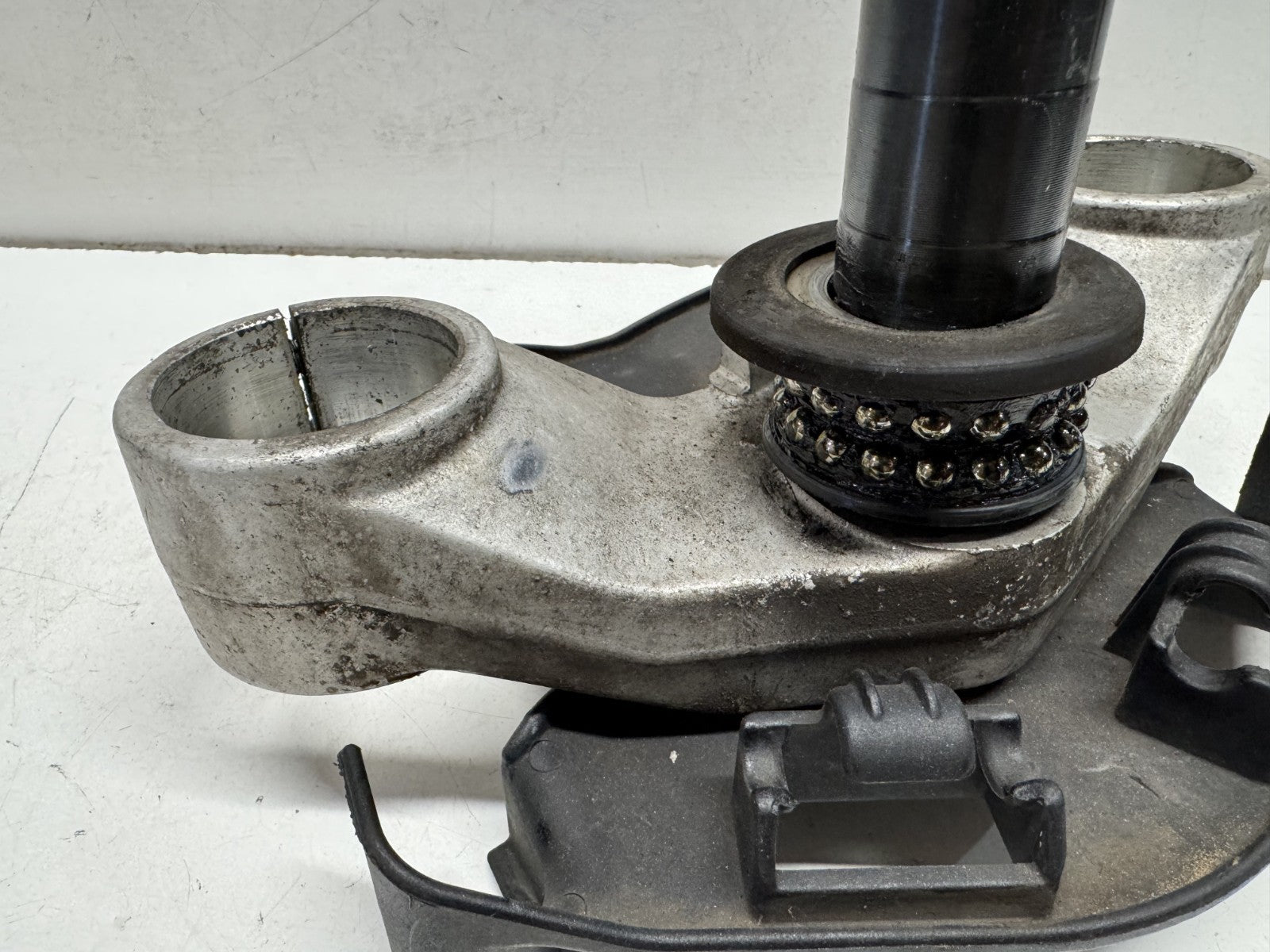 2001 - 2007 Aprilia Caponord ETV 1000 Bottom Yoke