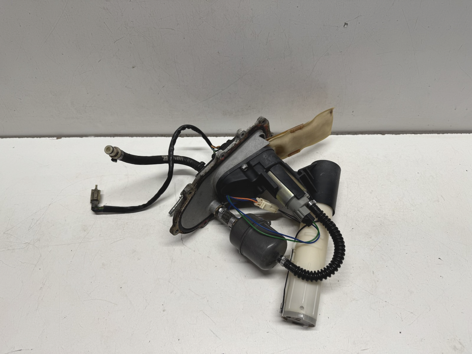 2001 - 2007 Aprilia Caponord ETV 1000 Fuel Pump