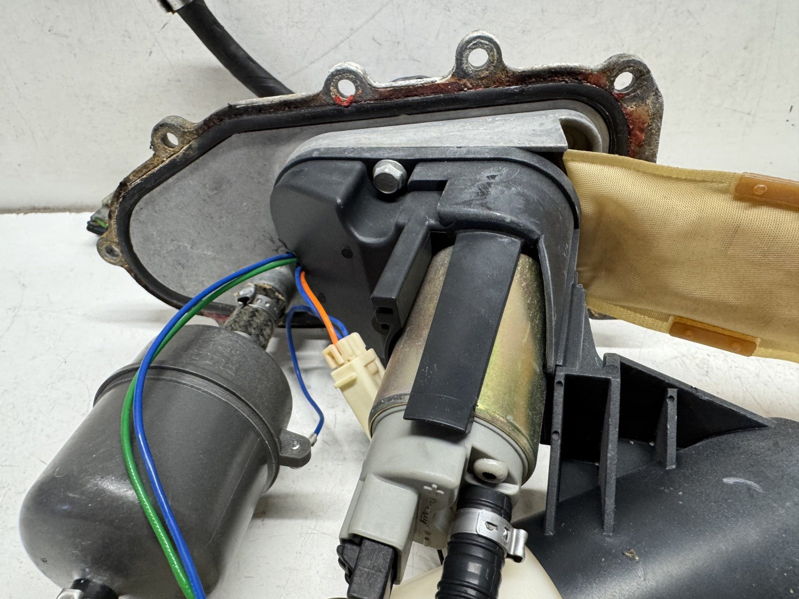 2001 - 2007 Aprilia Caponord ETV 1000 Fuel Pump