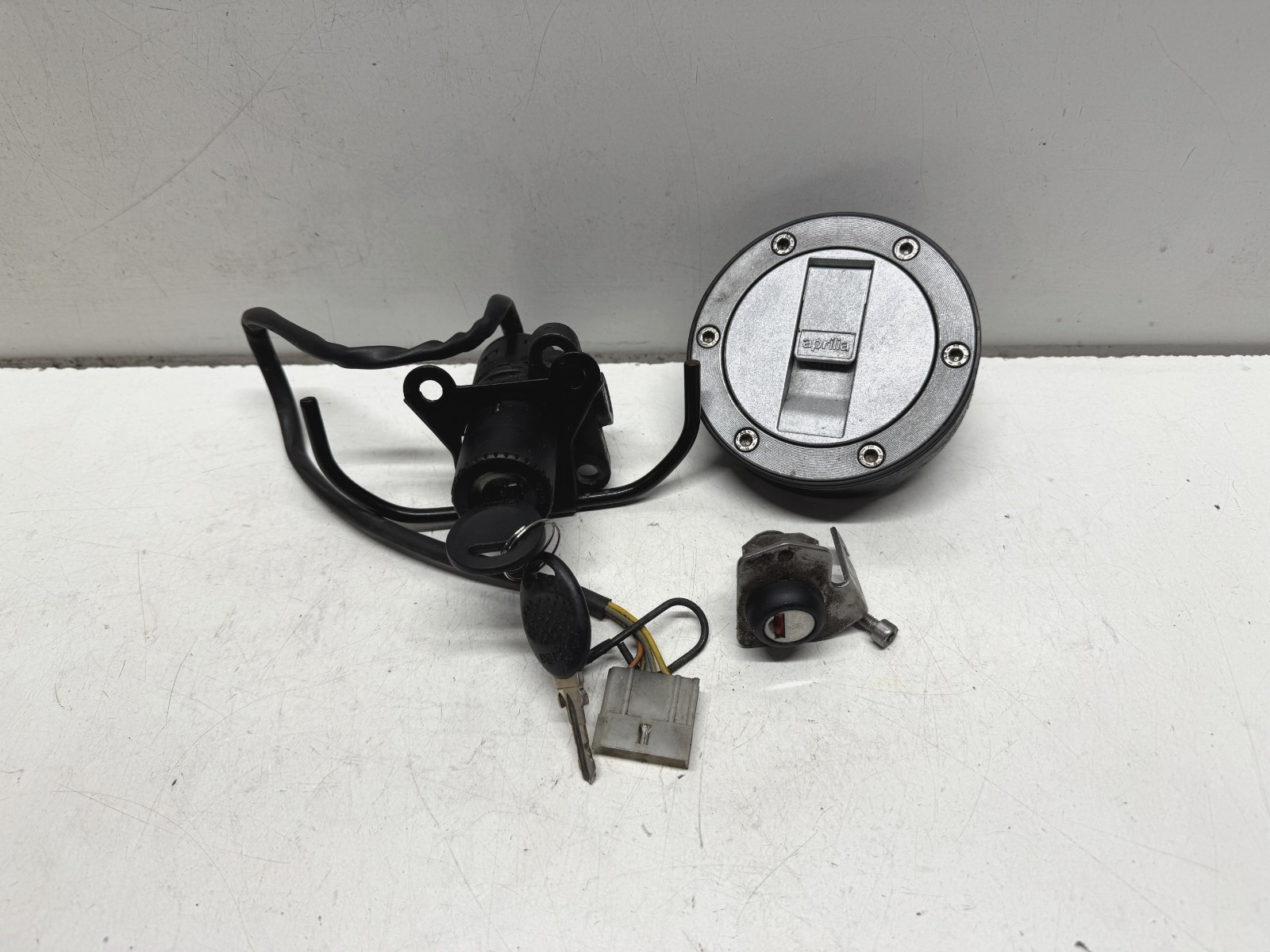 2001 - 2007 Aprilia Caponord ETV 1000 Lock Set