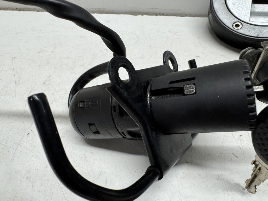 2001 - 2007 Aprilia Caponord ETV 1000 Lock Set