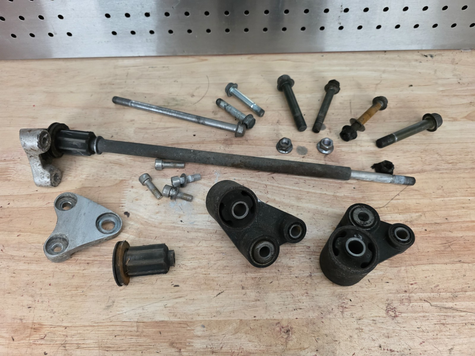 Yamaha XJR 1300 2005 (2000 - 2006) Engine Bolts