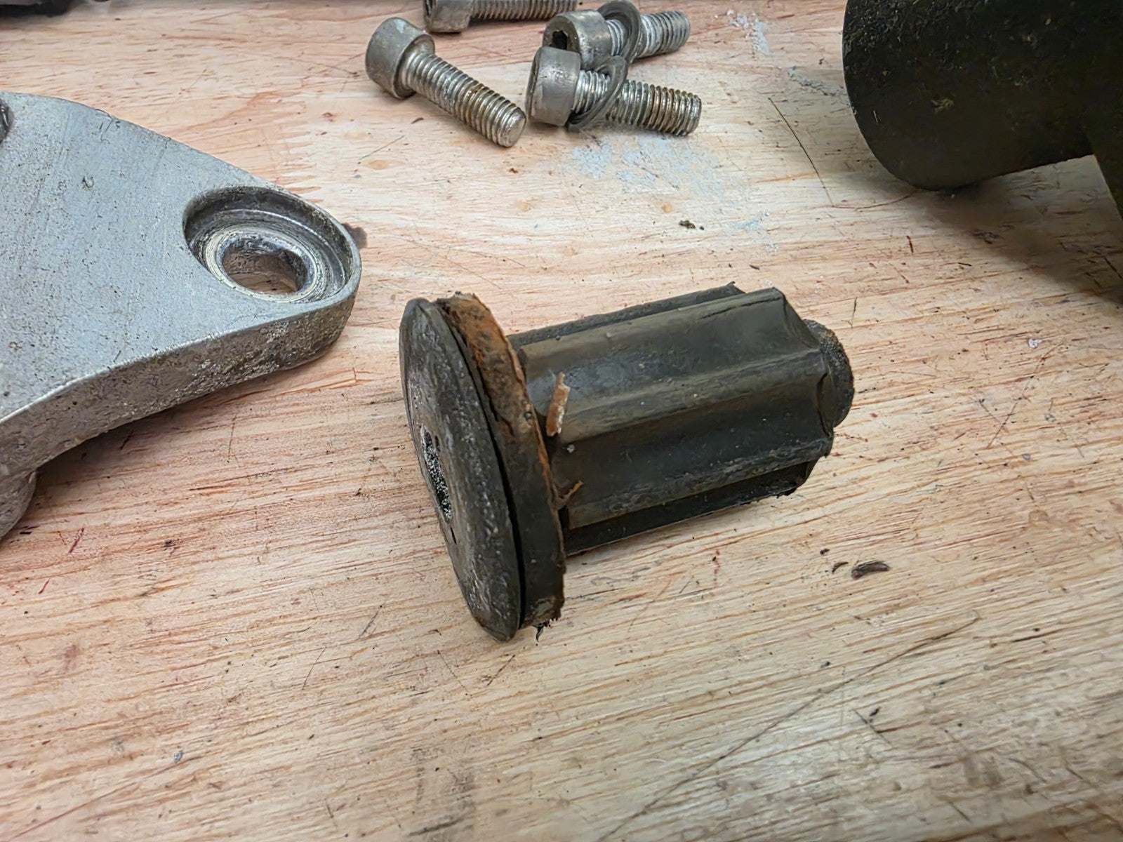 Yamaha XJR 1300 2005 (2000 - 2006) Engine Bolts