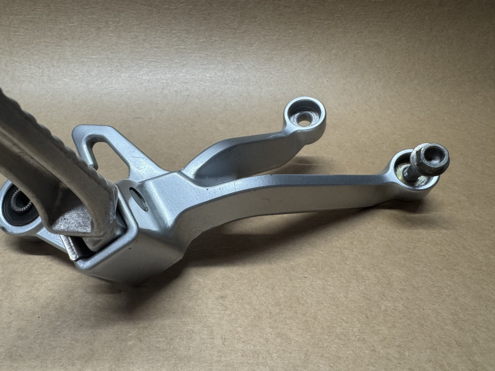 Suzuki GSXR 1000 K3 K4 2003 - 2004 Rear Left & Right Pillion Foot Hanger Peg