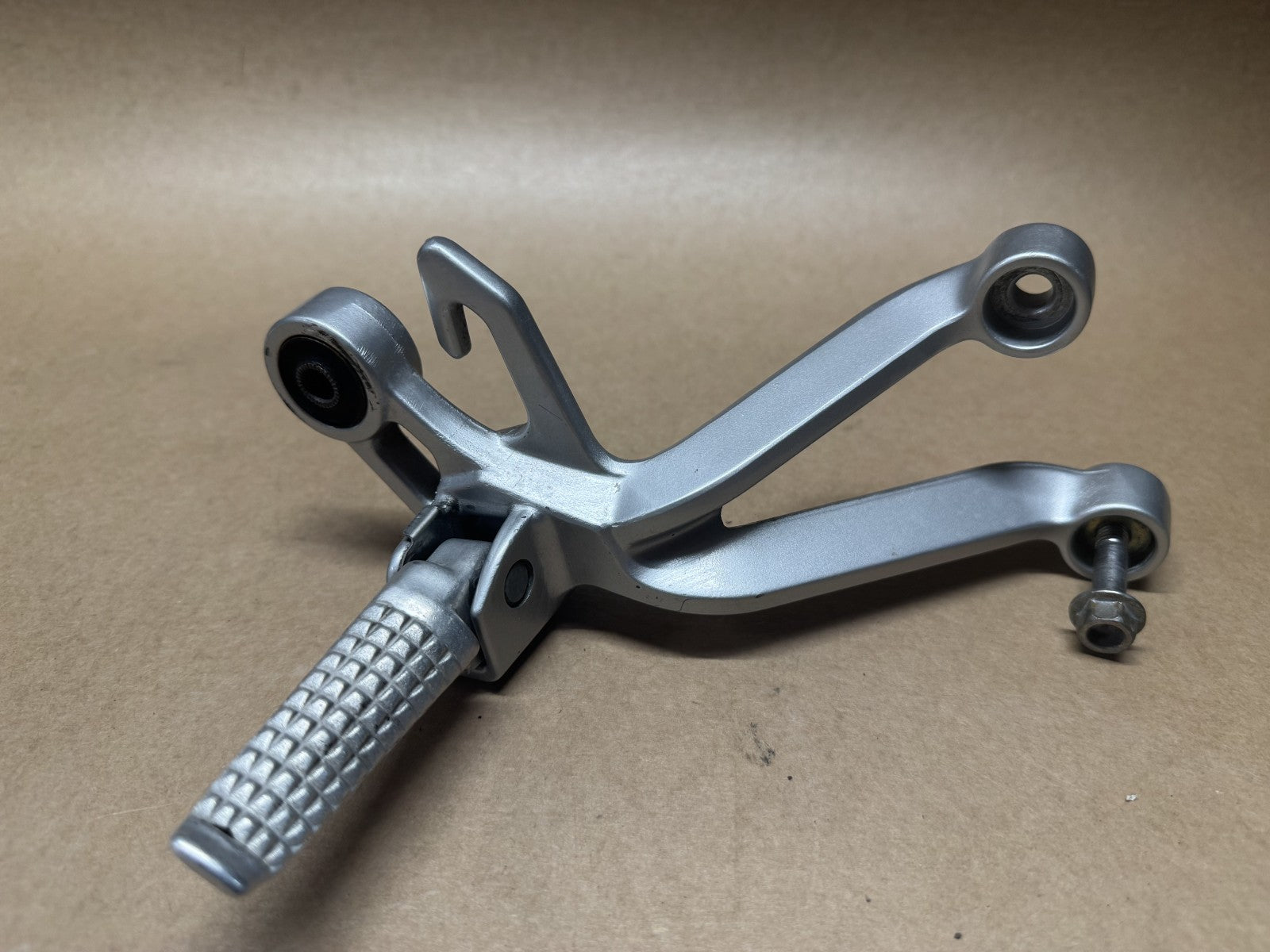 Suzuki GSXR 1000 K3 K4 2003 - 2004 Rear Left & Right Pillion Foot Hanger Peg