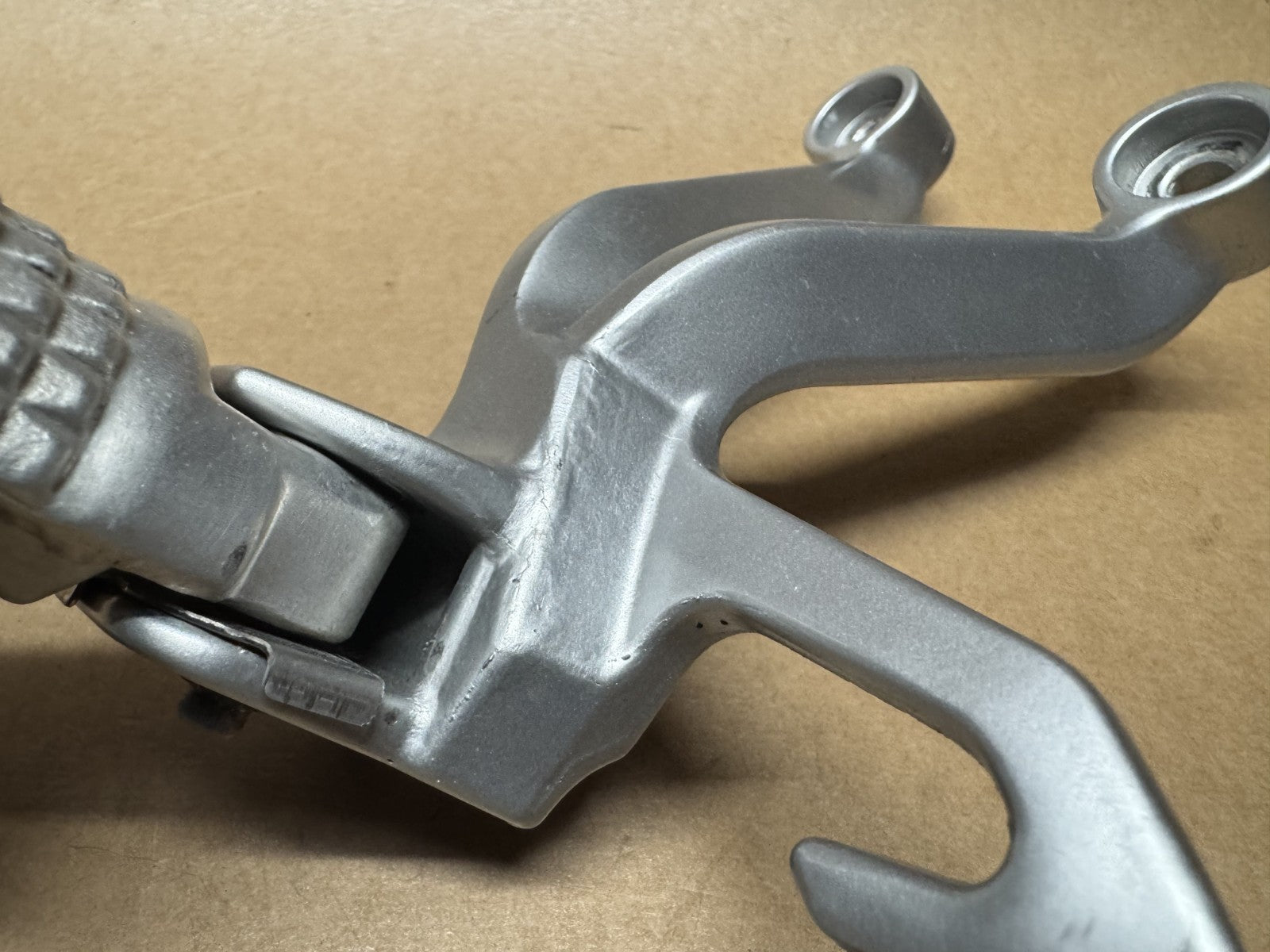 Suzuki GSXR 1000 K3 K4 2003 - 2004 Rear Left & Right Pillion Foot Hanger Peg