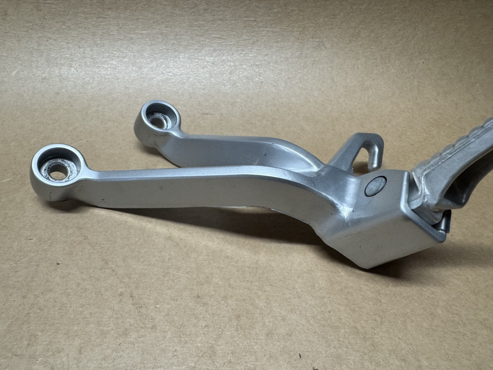 Suzuki GSXR 1000 K3 K4 2003 - 2004 Rear Left & Right Pillion Foot Hanger Peg