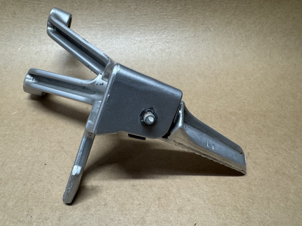 Suzuki GSXR 1000 K3 K4 2003 - 2004 Rear Left & Right Pillion Foot Hanger Peg