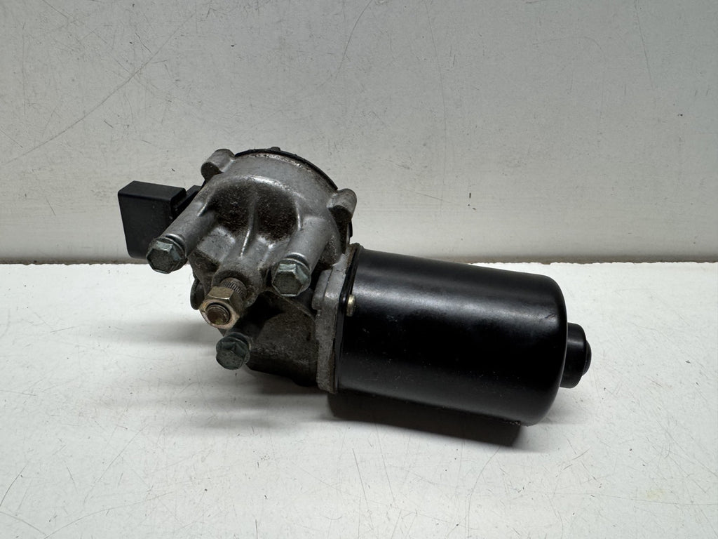 AUDI A6 4B2, C5 Front Windshield Wiper Mechanism 8D2955113C