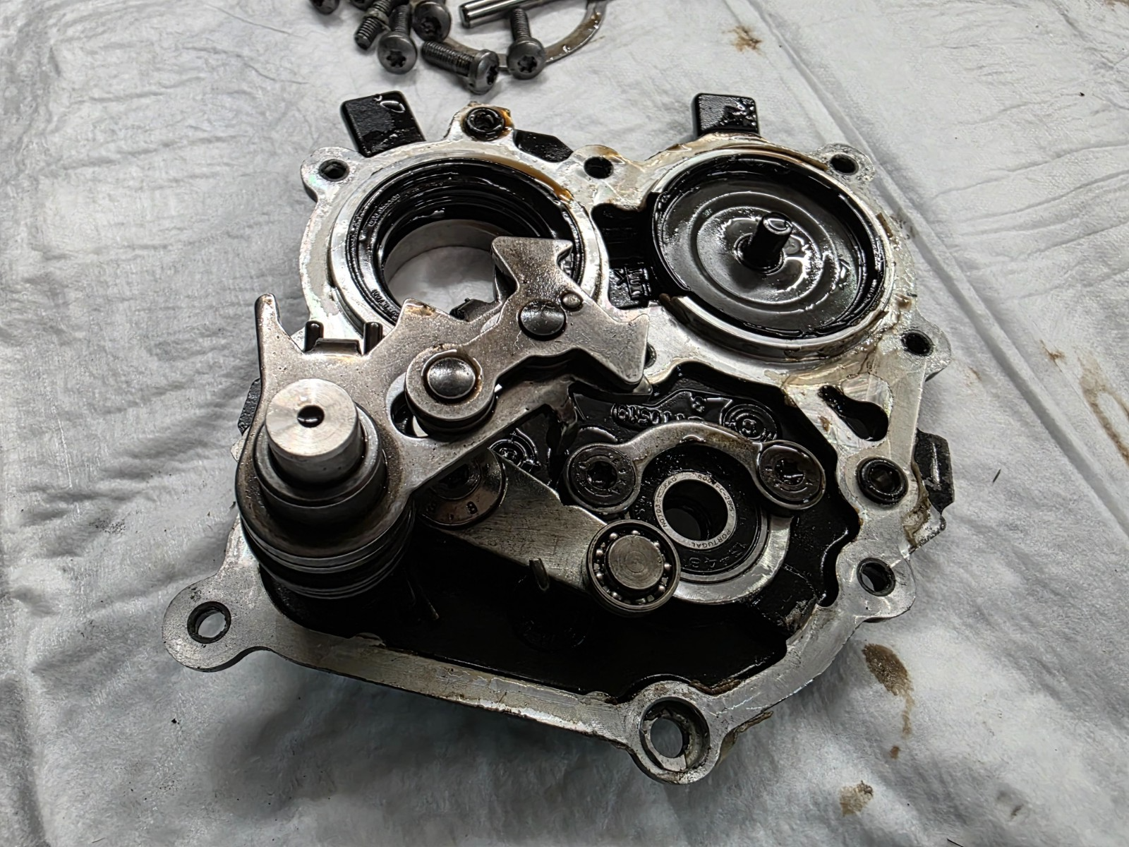 BMW K1600 GT 2012 OEM Gearbox Selector Shaft & Transmission Cover
