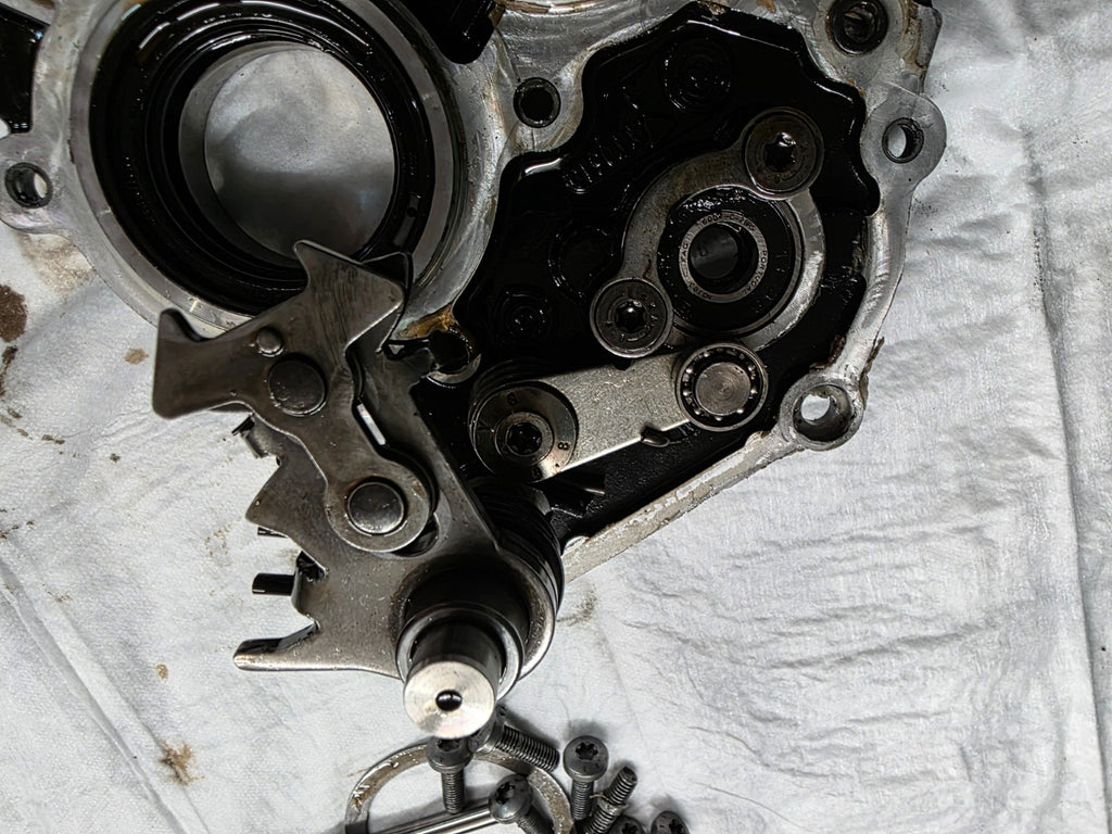 BMW K1600 GT 2012 OEM Gearbox Selector Shaft & Transmission Cover