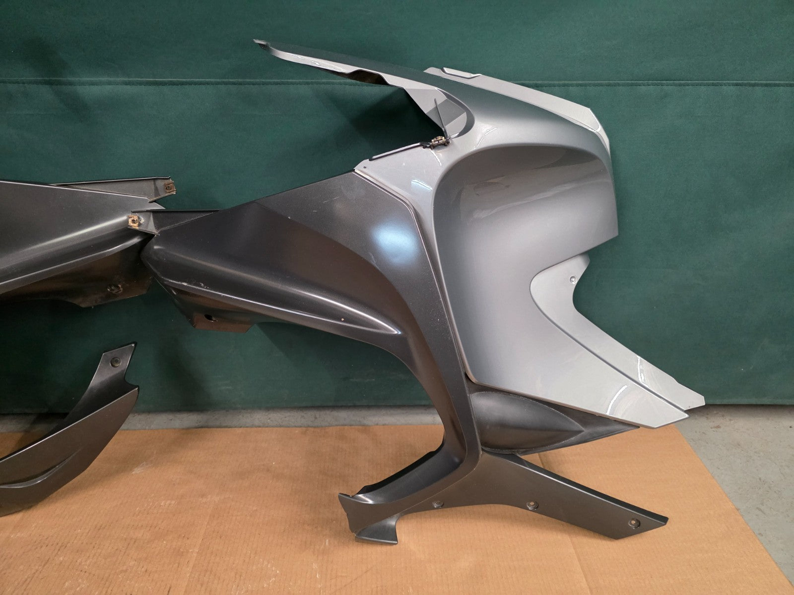 BMW R1200 RT 2005 - 2009 Side Fairing Panels Silver (1225)