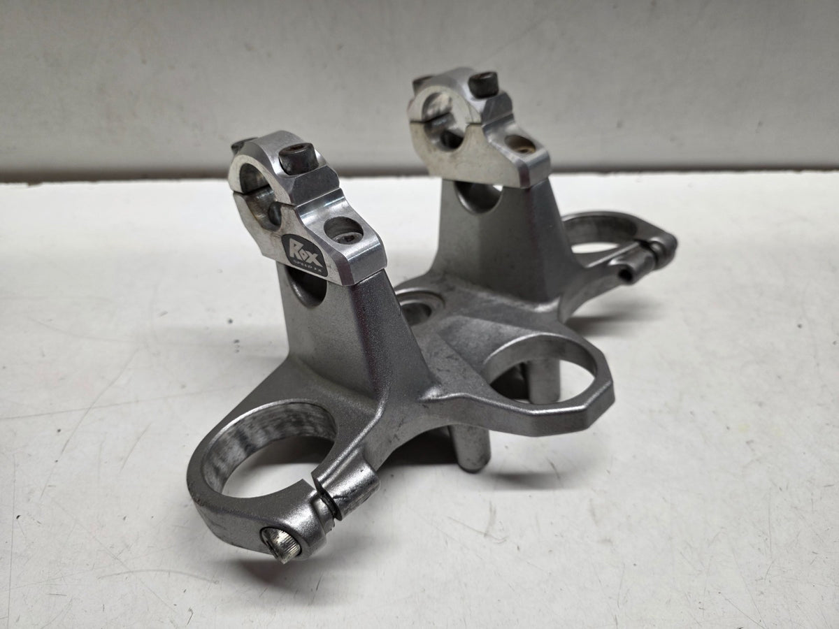 2011 Yamaha Super Tenere XT 1200 Z OEM Top Forks Yoke + Rox Bar Risers