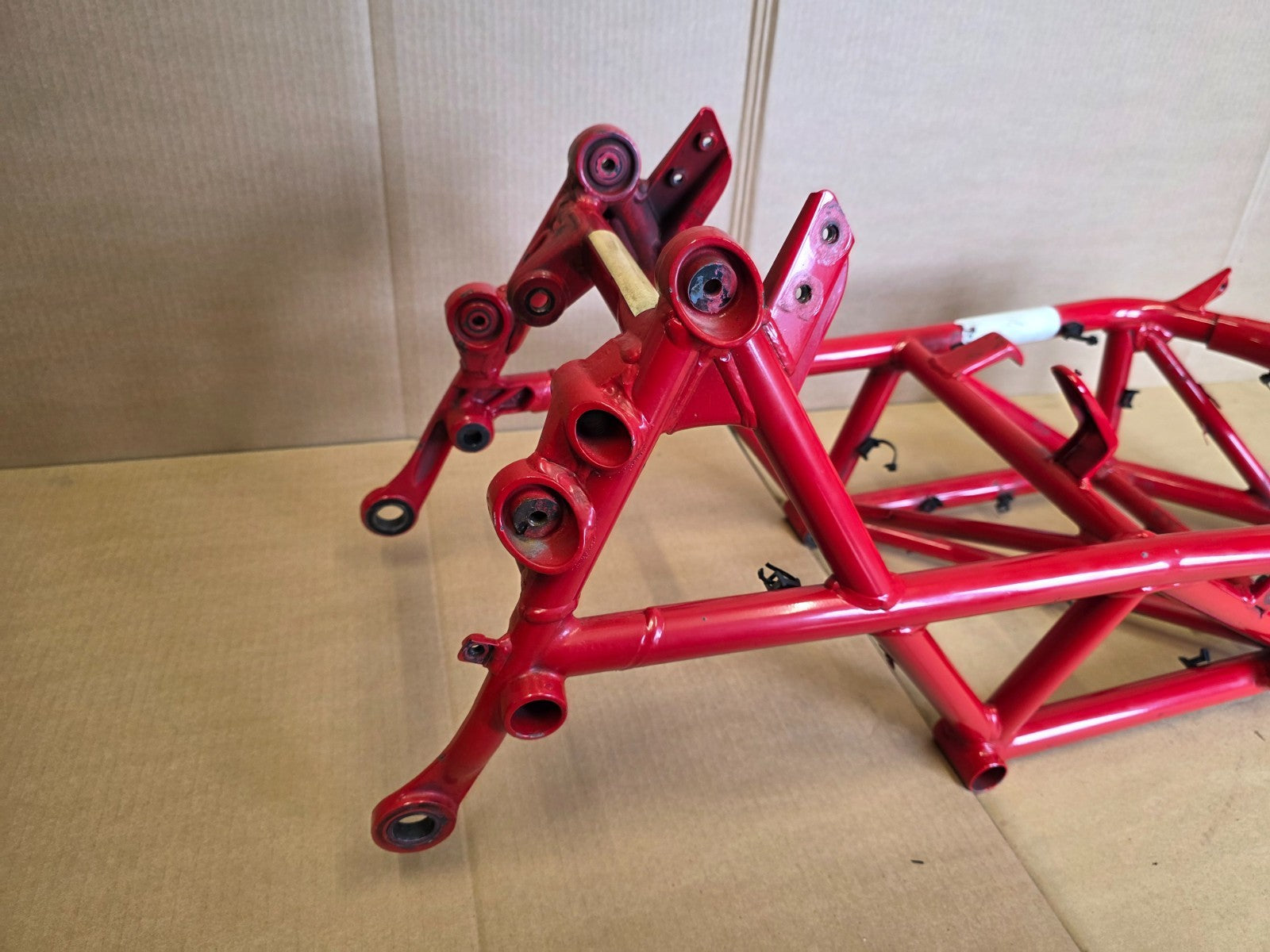 Ducati Hypermotard 1100 S 2007 - 2010 Main Frame Chassis + V5