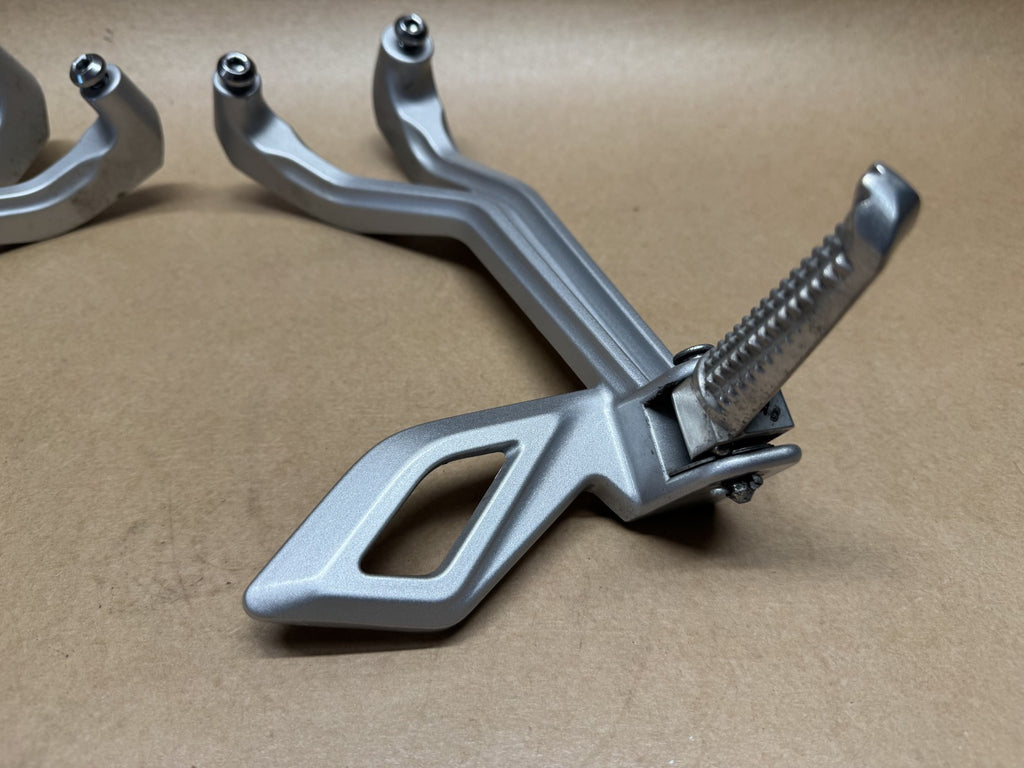 Yamaha YZF R125 2019 - 2022 Rear Left & Right Foot Peg Foot rest