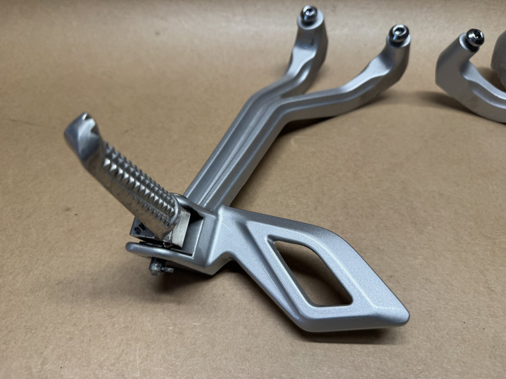 Yamaha YZF R125 2019 - 2022 Rear Left & Right Foot Peg Foot rest
