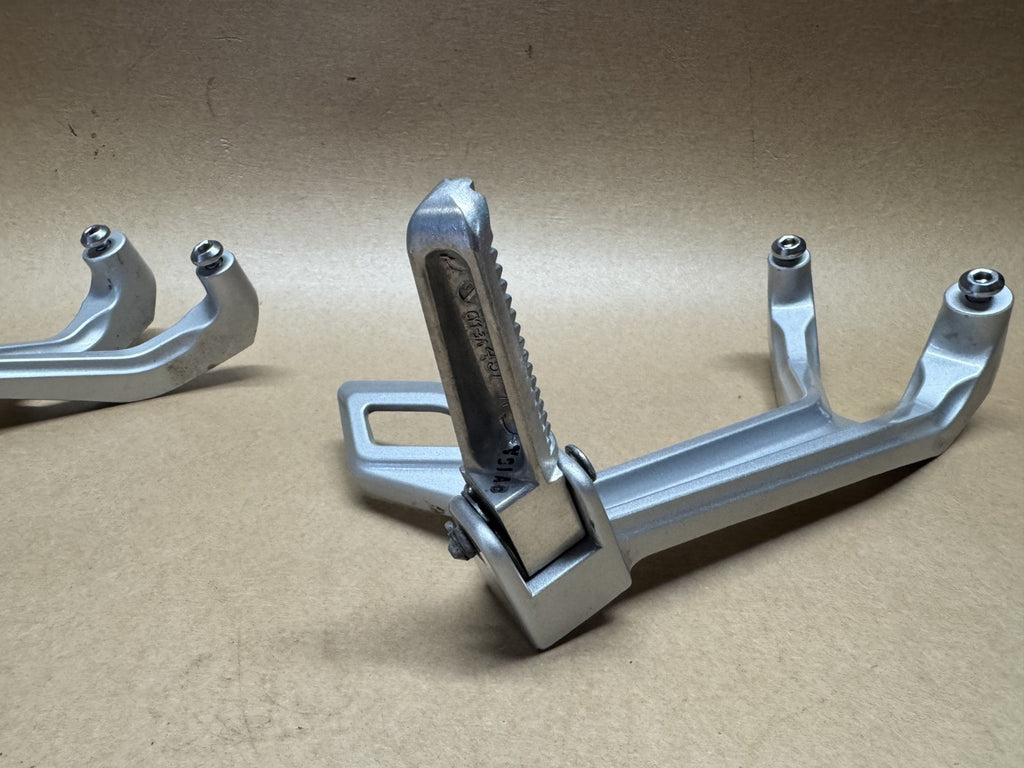 Yamaha YZF R125 2019 - 2022 Rear Left & Right Foot Peg Foot rest