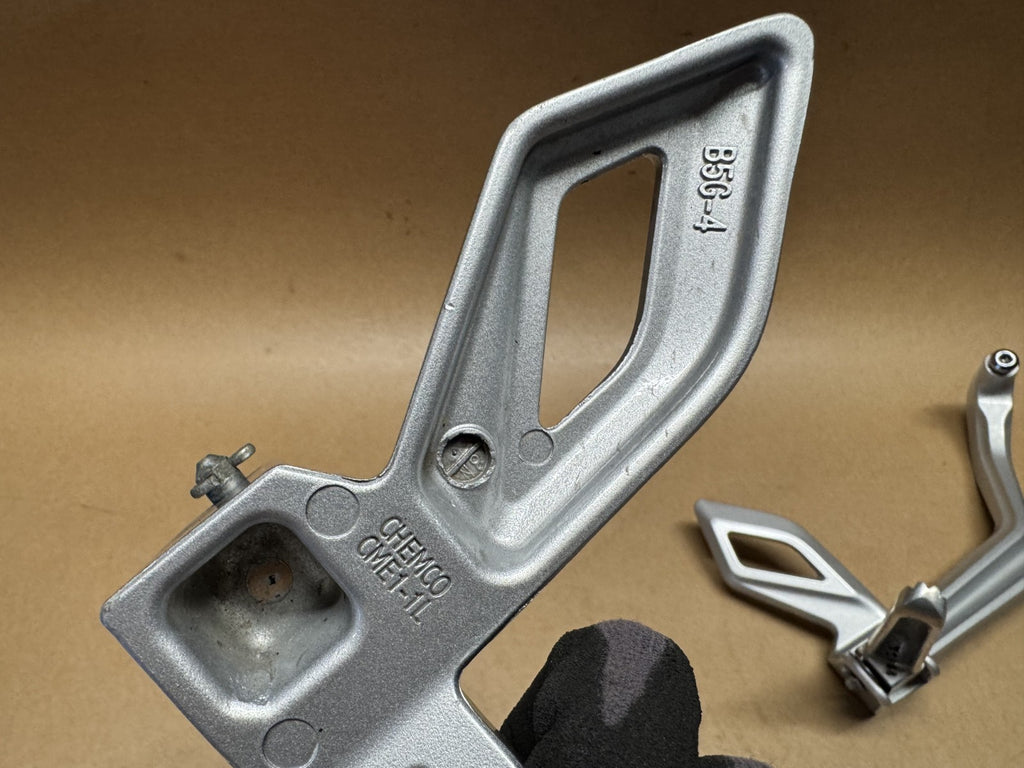 Yamaha YZF R125 2019 - 2022 Rear Left & Right Foot Peg Foot rest