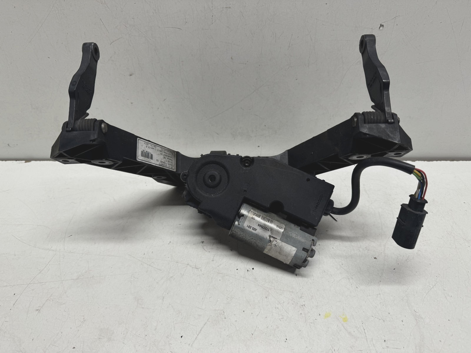 BMW K1600 GT 2012 Windscreen Adjuster Bracket Cover #2