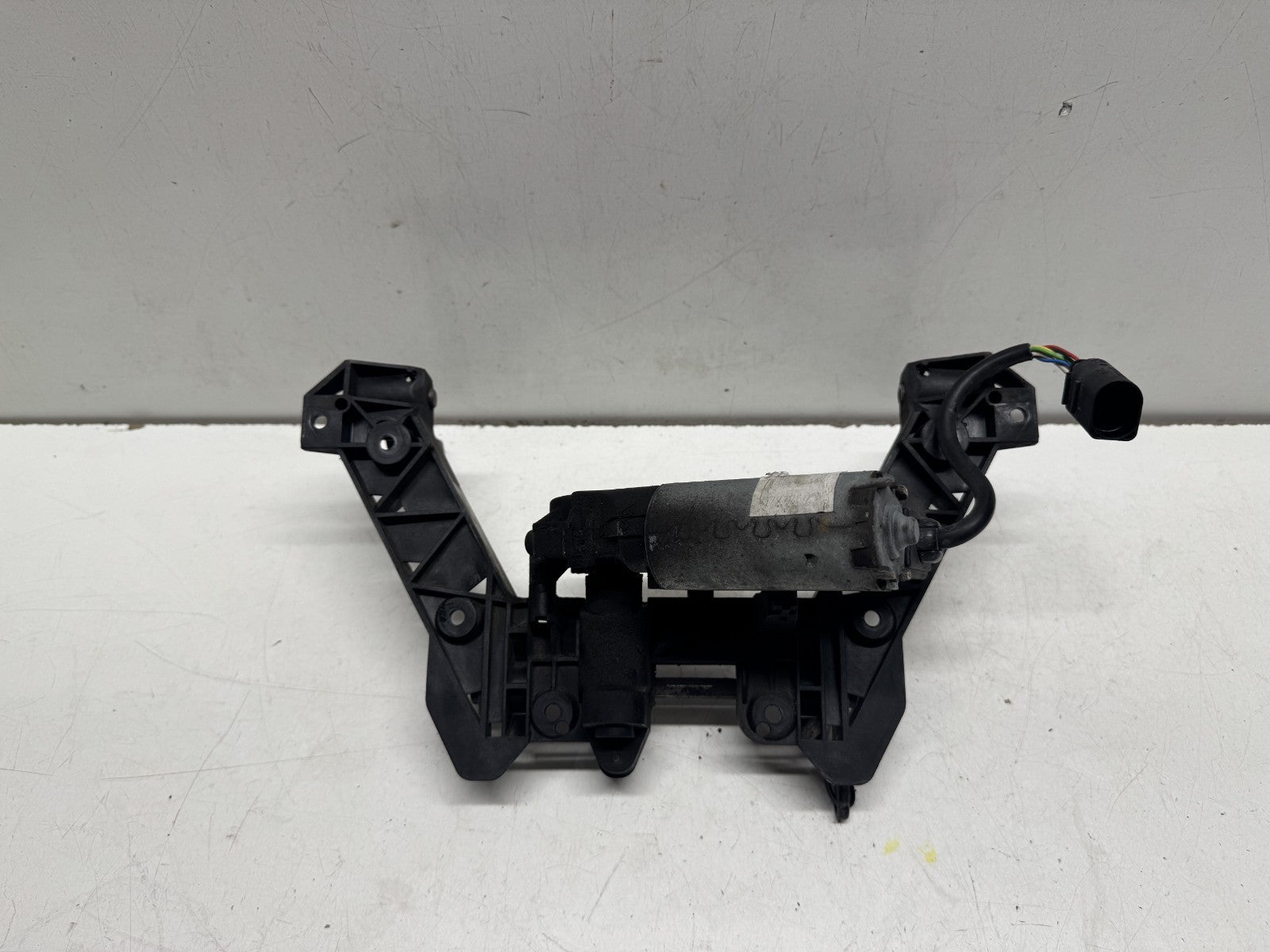 BMW K1600 GT 2012 Windscreen Adjuster Bracket Cover #2