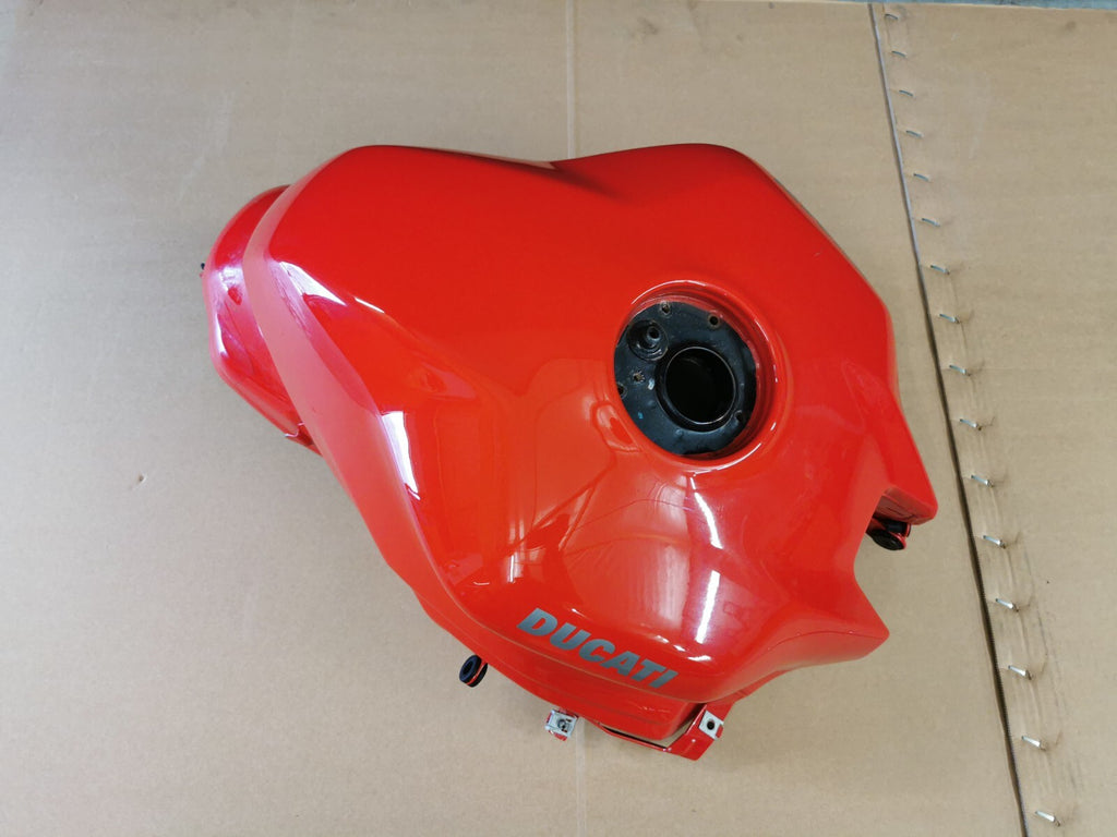 OEM Fuel Tank in Red Ducati Supersport 939 2018 (2017 - 2021)