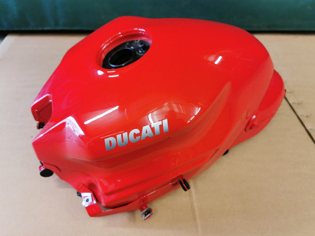 OEM Fuel Tank in Red Ducati Supersport 939 2018 (2017 - 2021)