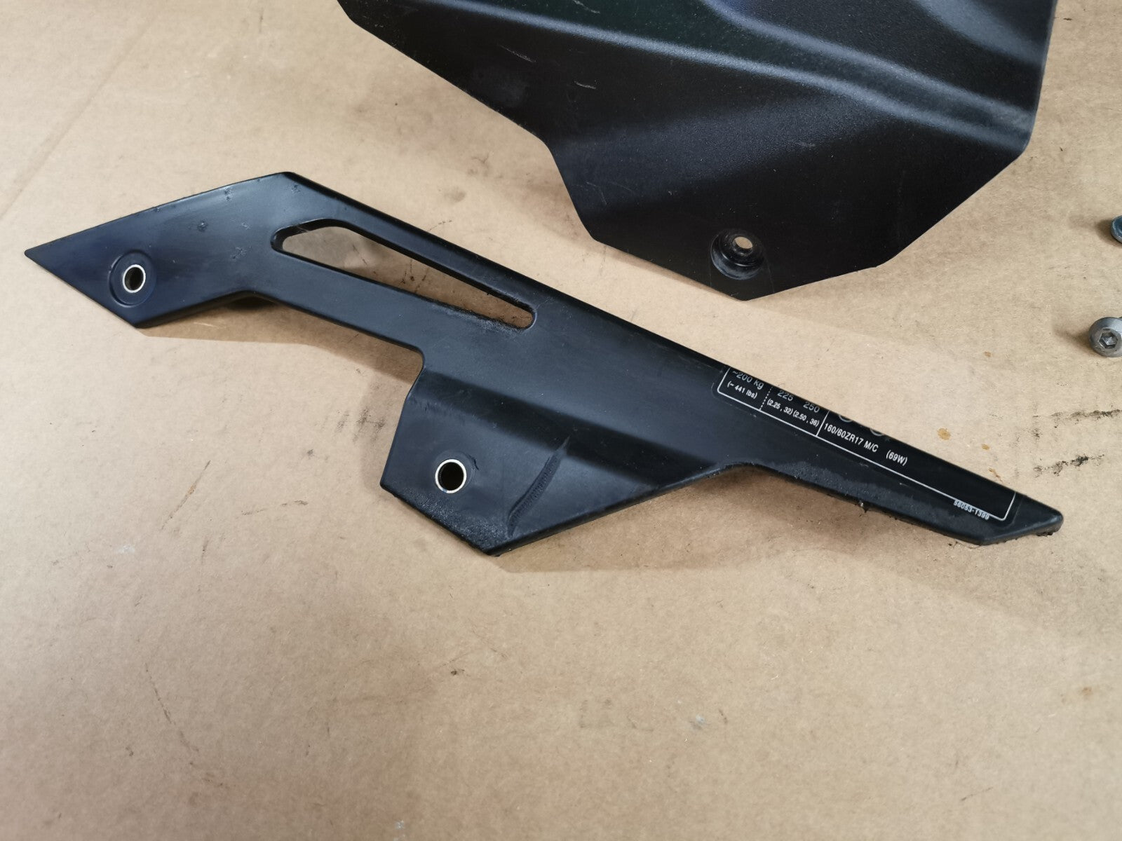 Rear Wheel Fender & Chain Guard Kawasaki EX650 Ninja 2017 - 2021