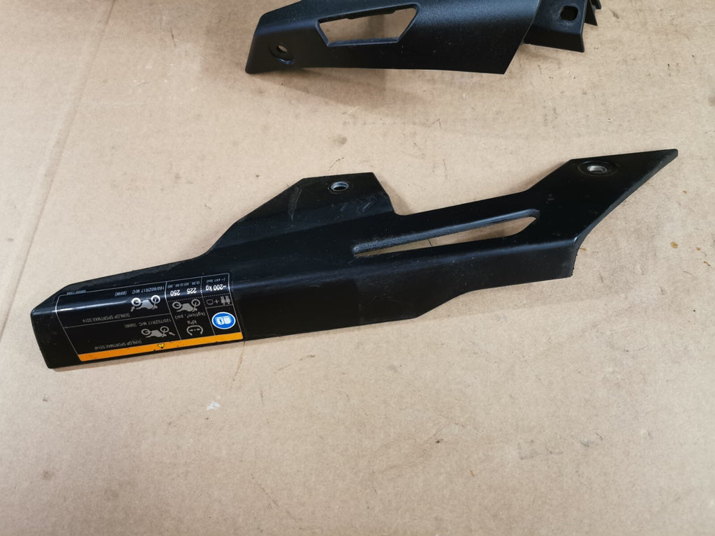 Rear Wheel Fender & Chain Guard Kawasaki EX650 Ninja 2017 - 2021
